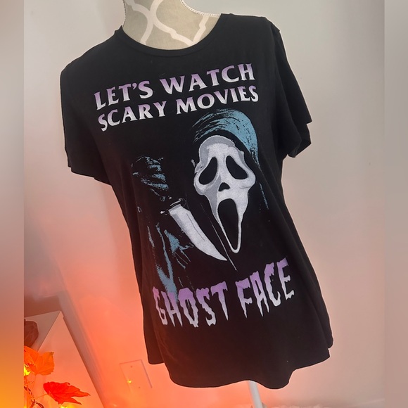 Oversized graphic let’s watch scary movies t shirt - Picture 3 of 3